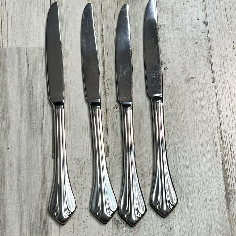 Oneida Dinner Knives Stainless GWENDOLYN Lot of 4 USA Flatware